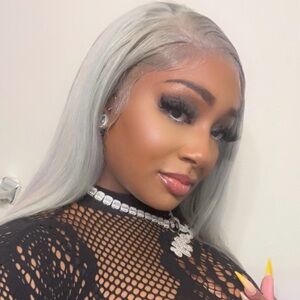 Meet your Posher, Jasmine